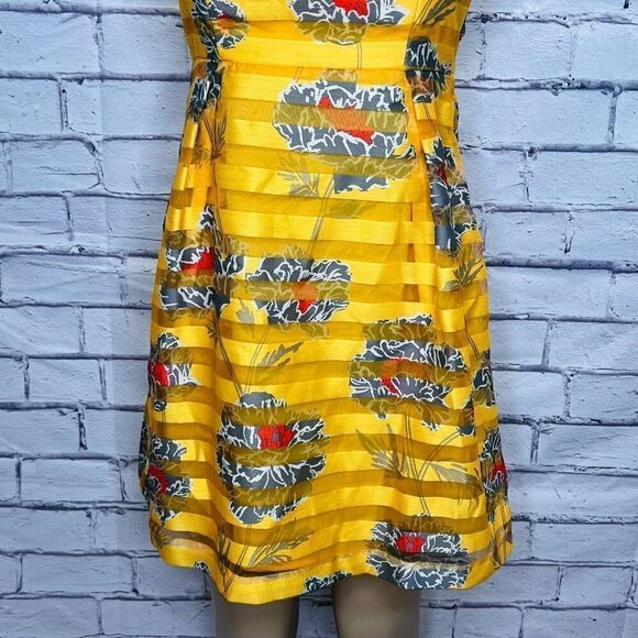 Banana Republic Women's Yellow Floral Sleeveless Fit & Flare Dress 6 Size 2 Peti - Picture 2 of 8